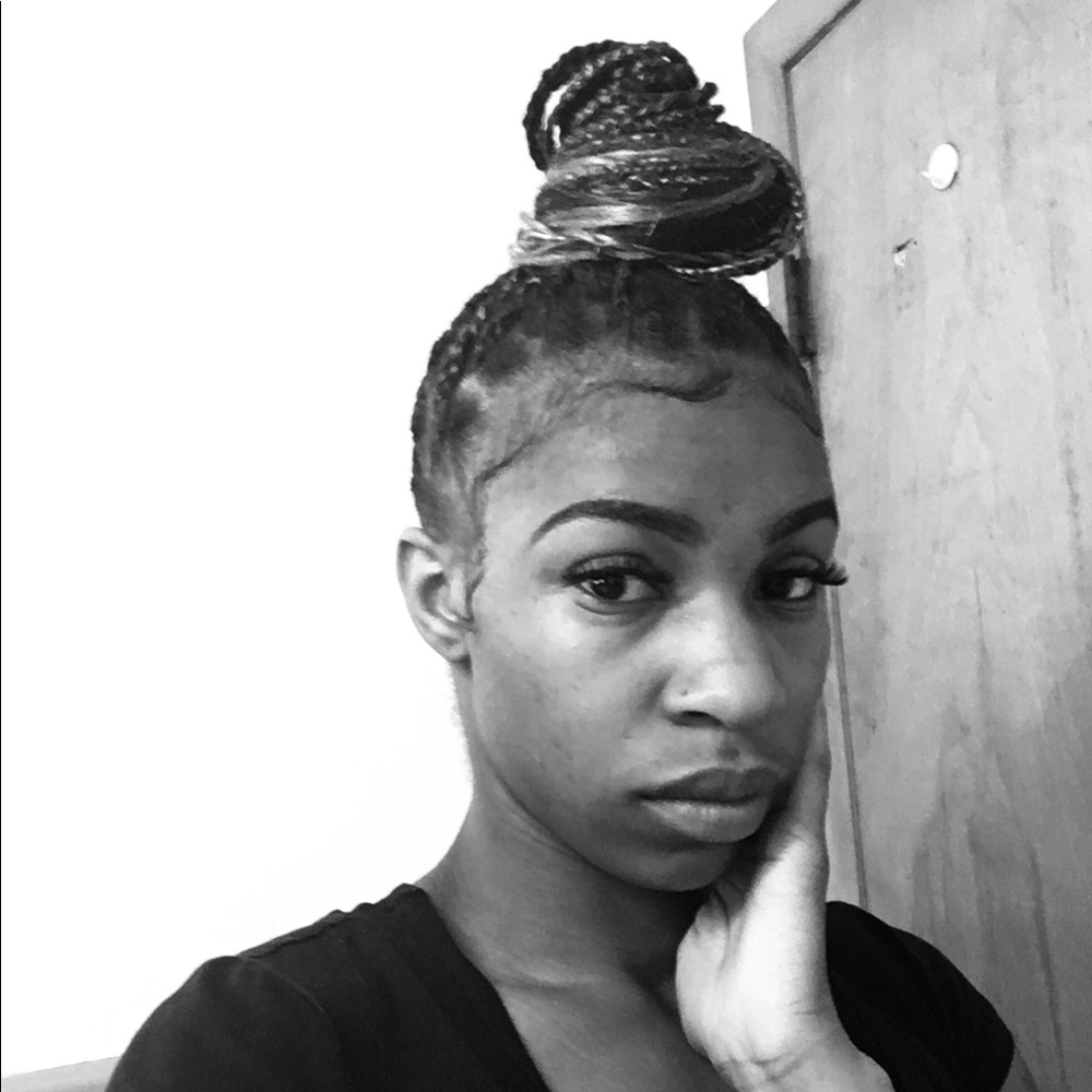 Meet your Posher, Naya